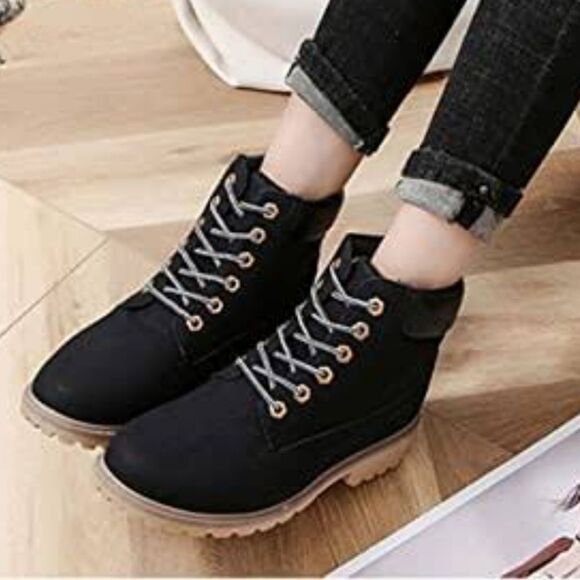 CHARLOTTE RUSSE ROUND TOE LACE-UP CLOSURE WOMEN"S BOOT - Picture 11 of 16